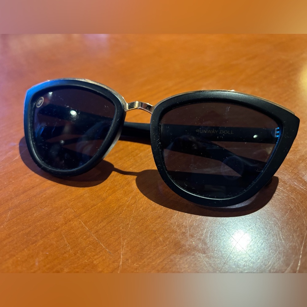 Blenders sunglasses - runway doll